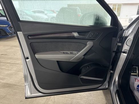 Used 2025 Audi SQ5 Premium Plus w/ Premium Plus Package image 10