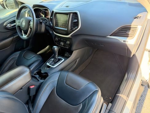 Used 2014 Jeep Cherokee Limited w/ Luxury Group image 11