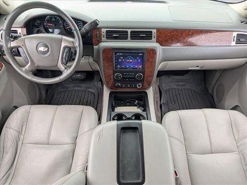 Used 2014 Chevrolet Tahoe LT image 17