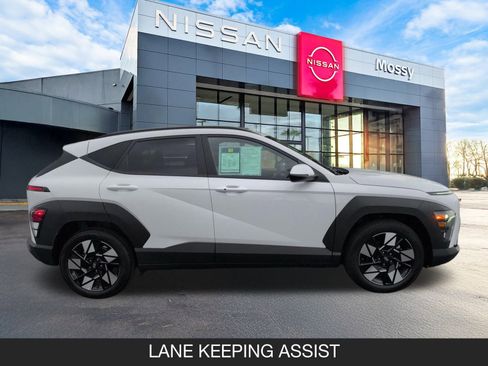 Used 2025 Hyundai Kona SEL image 6