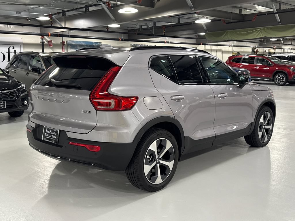 Used 2026 Volvo XC40 B5 Core w/ Protection Package Premier AWD/4WD image 2