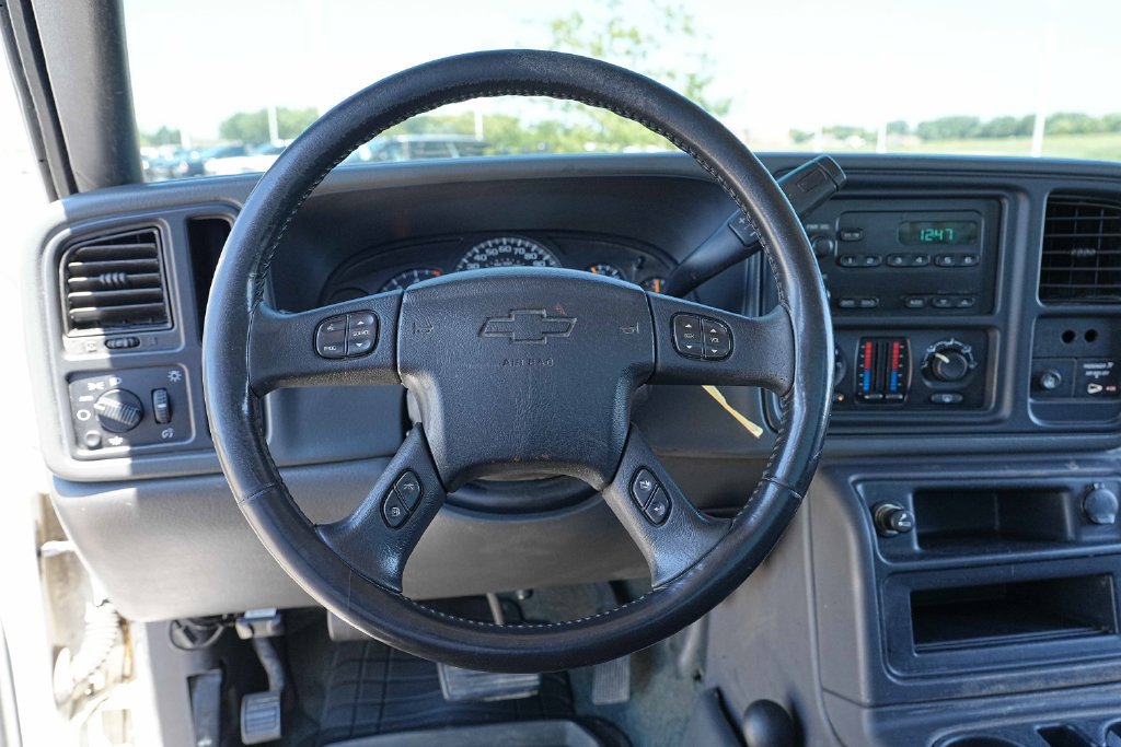 Used 2006 Chevrolet Silverado 2500 W/T w/ Heavy-Duty Power Package AWD/4WD image 22