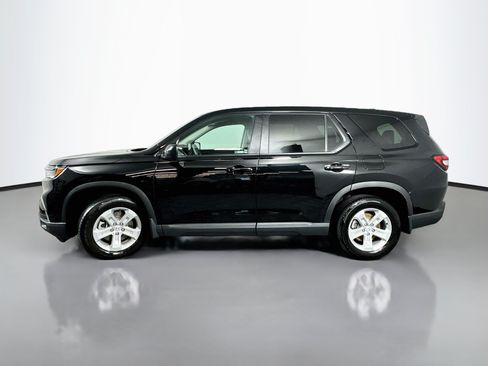 Used 2023 Honda Pilot LX image 4