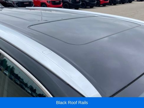Used 2019 Toyota Highlander XLE AWD/4WD image 10