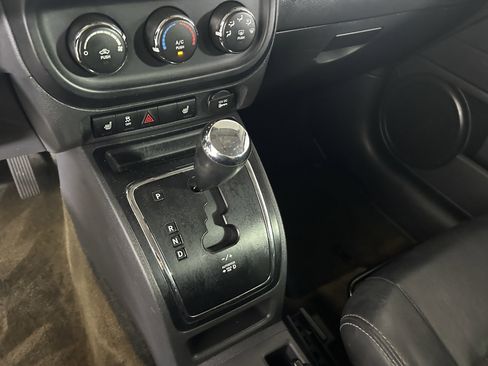 Used 2016 Jeep Compass Sport FWD image 18
