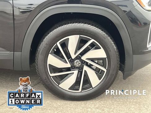 Used 2024 Volkswagen Atlas SE AWD/4WD image 4