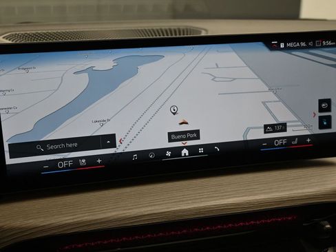 Used 2025 BMW i4 eDrive40 image 16