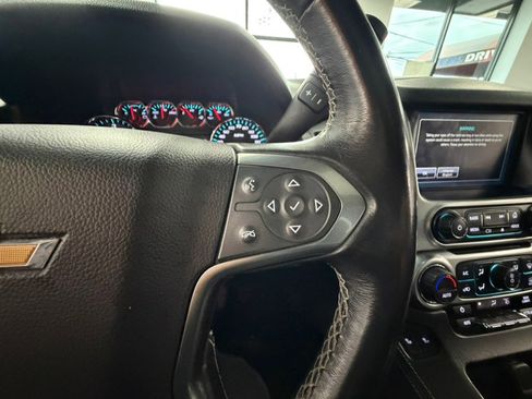 Used 2020 Chevrolet Suburban LT image 46