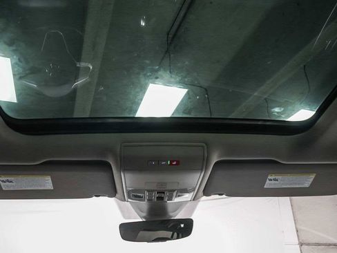 Used 2021 Volkswagen Atlas SEL R-Line image 15