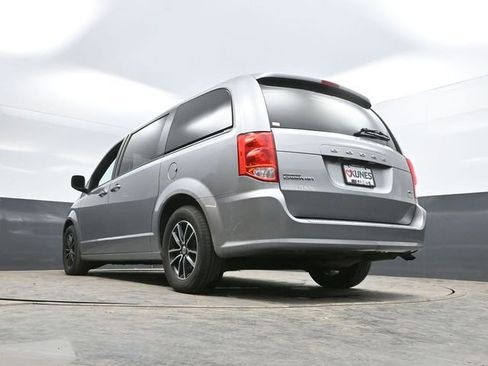 Used 2018 Dodge Grand Caravan GT image 47