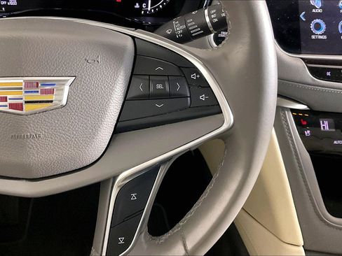 Used 2017 Cadillac XT5 Premium Luxury image 19