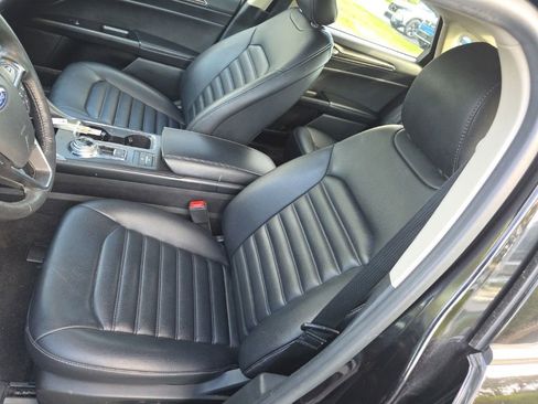 Used 2019 Ford Fusion SEL FWD image 11