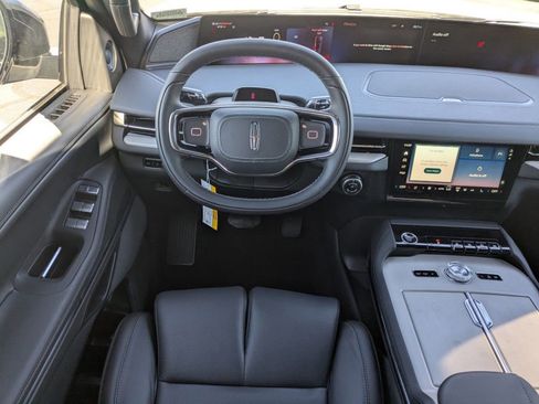 New 2026 Lincoln Navigator Reserve w/ Jet Appearance Package image 17