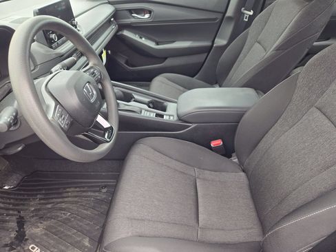 Used 2025 Honda Accord SE image 15