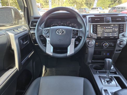 Used 2022 Toyota 4Runner SR5 Premium w/ Moonroof Package AWD/4WD image 16
