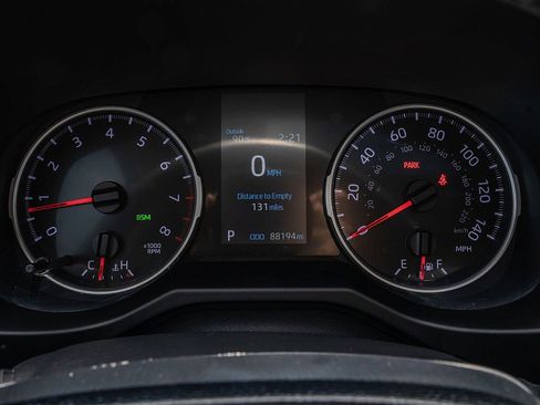 Used 2021 Toyota RAV4 XLE Premium FWD image 31