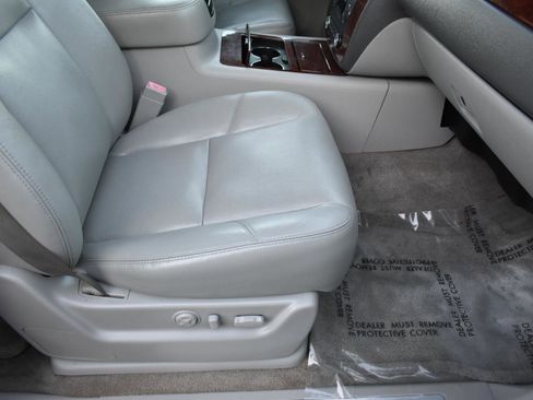 Used 2009 Chevrolet Avalanche LTZ image 28