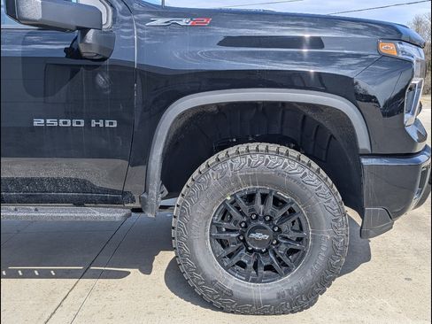 New 2026 Chevrolet Silverado 2500 ZR2 image 10