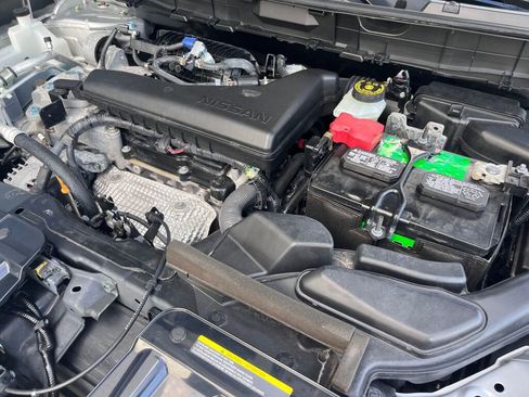 Used 2018 Nissan Rogue SV image 28