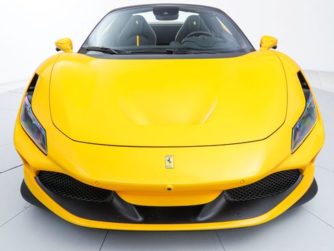 Certified 2022 Ferrari F8 Tributo RWD image 20