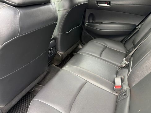 Used 2022 Toyota Corolla Cross XLE image 12