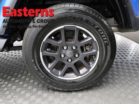 Used 2021 Jeep Gladiator Overland AWD/4WD image 8