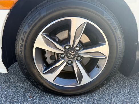 Used 2018 Honda Odyssey Touring image 15