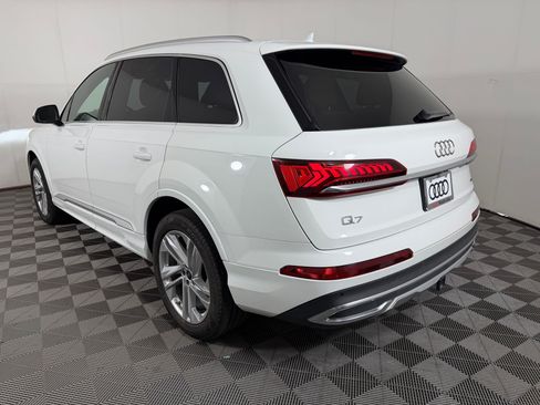 Used 2023 Audi Q7 2.0T Premium w/ Towing Package AWD/4WD image 3