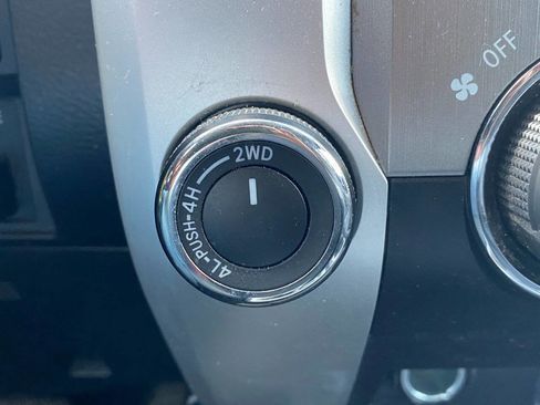 Used 2016 Toyota Tundra SR5 w/ SR5 Upgrade Package image 33