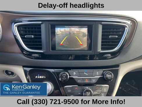 Used 2018 Chrysler Pacifica Touring-L image 39