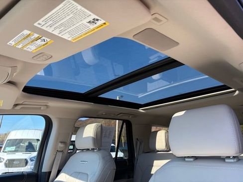 Used 2022 Ford Expedition Platinum image 26