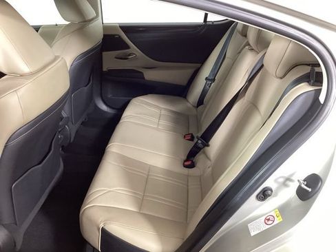 Used 2019 Lexus ES 350 w/ Accessory Package FWD image 22