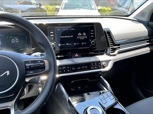 Certified 2023 Kia Sportage LX FWD image 8
