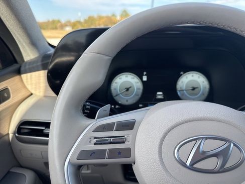 Used 2024 Hyundai Palisade Limited image 12