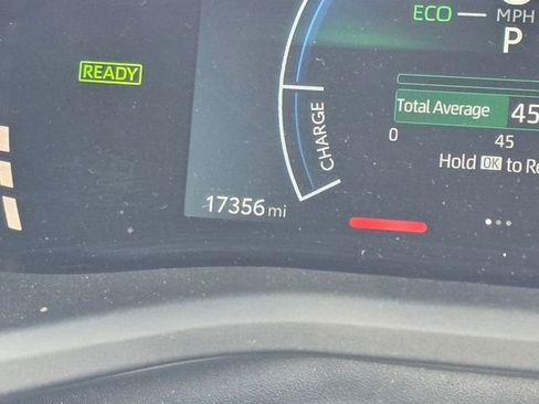 Used 2025 Toyota Camry SE image 4