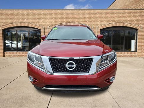 Used 2016 Nissan Pathfinder SV image 9