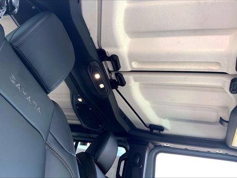 Used 2024 Jeep Wrangler Unlimited Sahara w/ Technology Group AWD/4WD image 12
