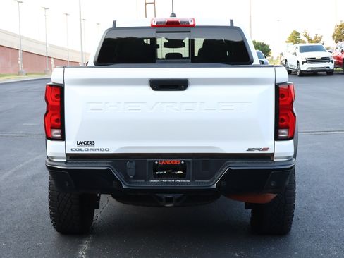 Used 2024 Chevrolet Colorado ZR2 w/ Technology Package AWD/4WD image 28
