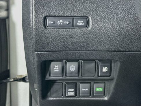 Used 2019 Nissan Rogue S AWD/4WD image 17