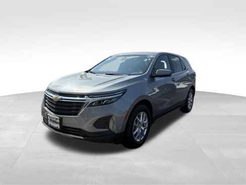 Used 2024 Chevrolet Equinox LT w/ LPO, Floor Liner Package FWD image 3