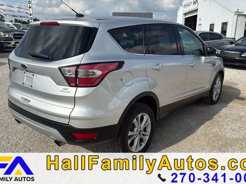 Used 2017 Ford Escape SE FWD image 5