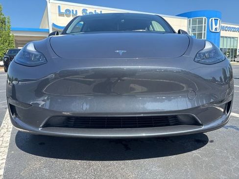 Used 2023 Tesla Model Y Long Range image 2