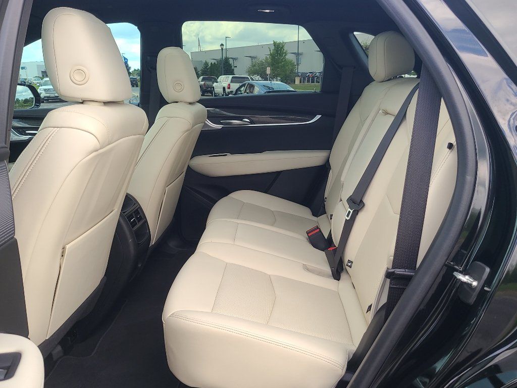 Used 2023 Cadillac XT5 Sportv w/ Technology Package AWD/4WD image 36