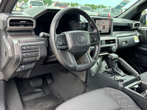 Used 2026 Toyota Tacoma SR5 AWD/4WD image 11