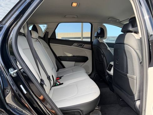 Certified 2025 Kia Sportage EX FWD image 29