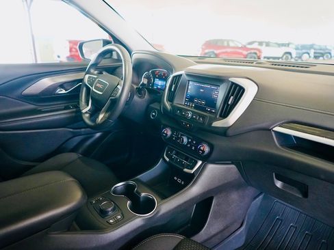 Used 2023 GMC Terrain SLE w/ Driver Convenience Package image 12
