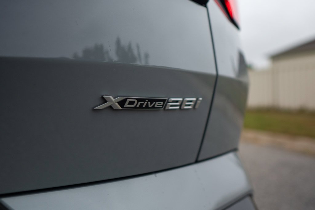 Certified 2024 BMW X2 xDrive28i w/ M Sport Package AWD/4WD image 11
