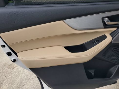 Certified 2025 Acura MDX w/ Technology Package FWD image 15