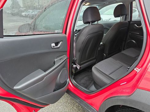 Used 2022 Hyundai Kona SEL w/ Convenience Package image 13