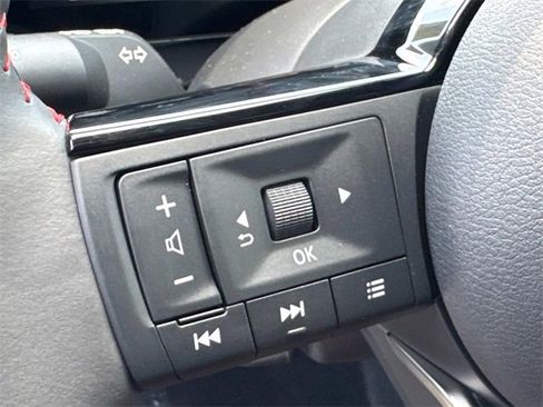 New 2025 Nissan Kicks SR image 24